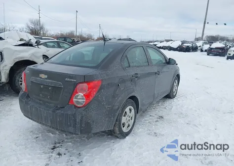 2013 Chevrolet Sonic Ls Auto z USA, uszkodzony, nr VIN 1G1JA5SH9D4232475